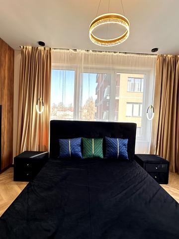 Леоніда Перфецького вул., (Будинок 1)