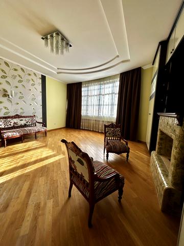 Сергія Литвиненка вул., 19а