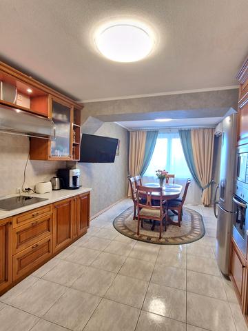 Дмитра Чижевського вул. (Петра Чаадаєва), 2-Б