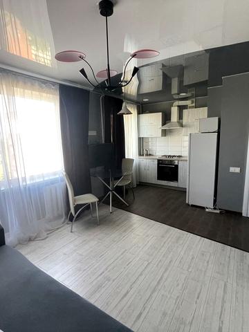 Сонячна Набережна вул. (Маршала Малиновського), 18