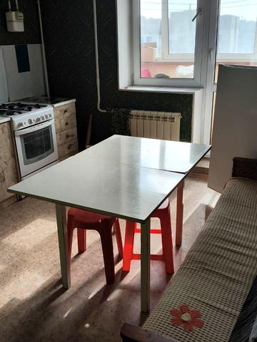 Тополина вул., 16