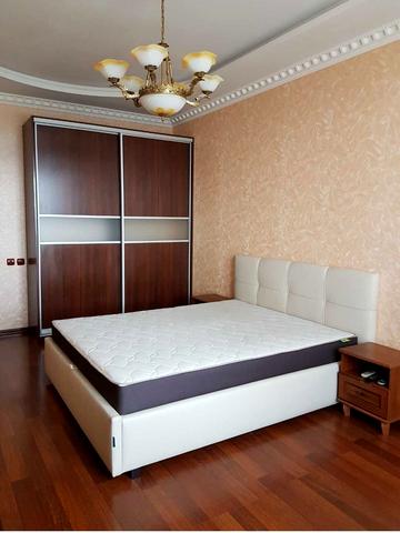 Володимира Івасюка просп. (Героїв Сталінграду), 8-А