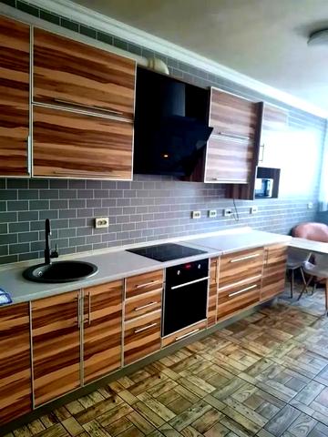 Драгоманова вул., 2