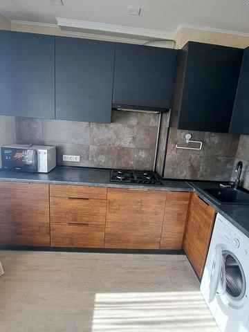 Юрія Побєдоносцева бульв., 9