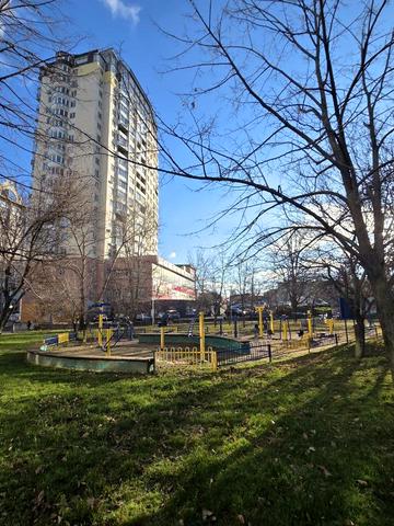 Припортова вул. (Героїв Сталінграда), 42/1