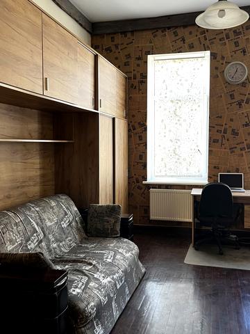 Пекарська вул., 33