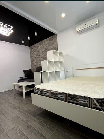 Домобудівельна вул., 7