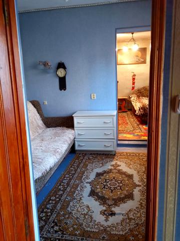 Хутірська вул., 35