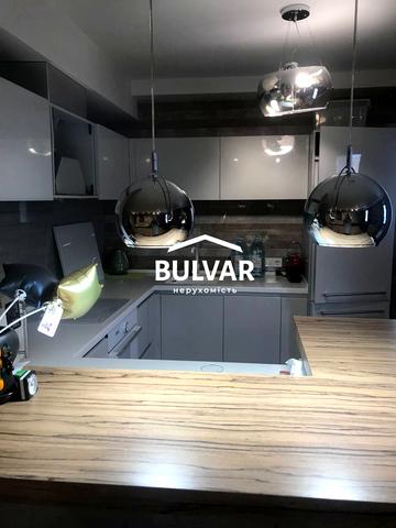 Яни Червоної вул., 9а