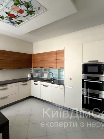 Юрія Іллєнка вул. (Мельникова), 18-Б