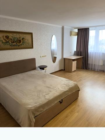 Літературна вул., 13