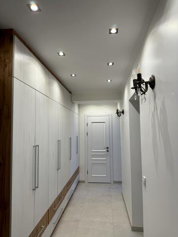 Миру вул., 13