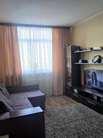 Воскресенська вул., 14-Б