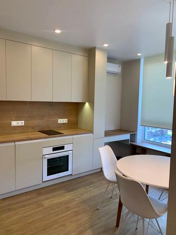 Європейського Союзу просп. (Правди), 43-А