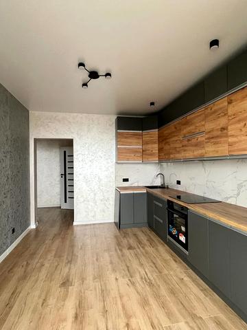 Августина Волошина вул., (Будинок 2)