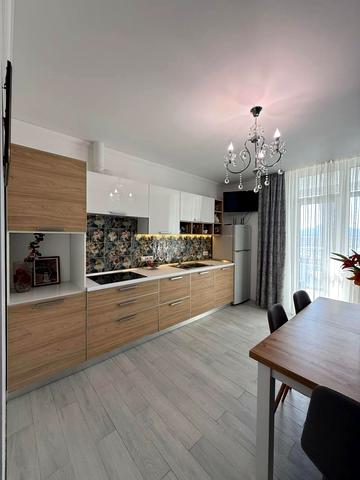 Микільсько-Слобідська вул., 10