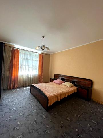 Петропавлівська вул., 74
