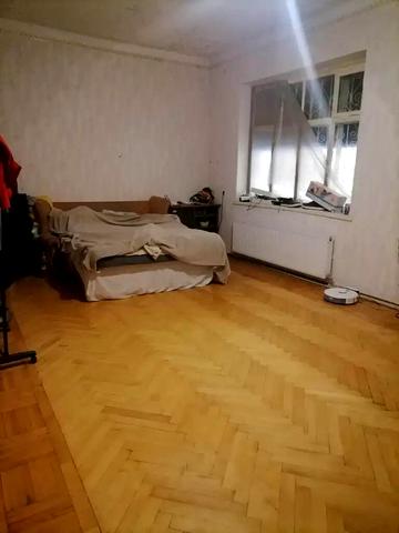 Петриківська вул., 12