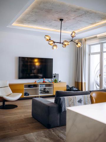 Ділова вул. (Димитрова), 4