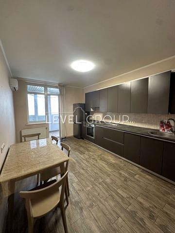 Миколи Ушакова вул., 1-Б