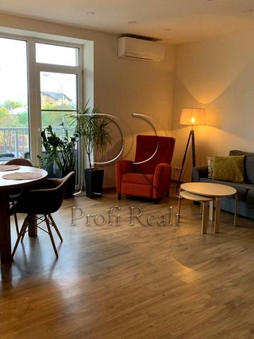 Івана Кавалерідзе вул., 9