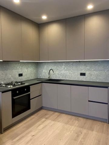 Святошинська вул., 38