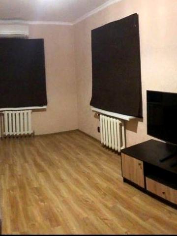 Драгоманова вул., 1-Є