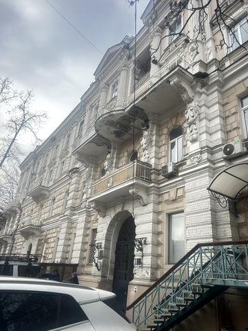 Садова вул., 11