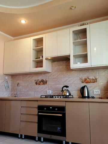 Угорська вул., 14д