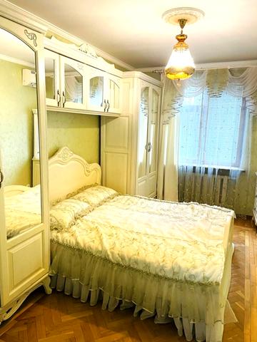 Павла Тичини просп., 8