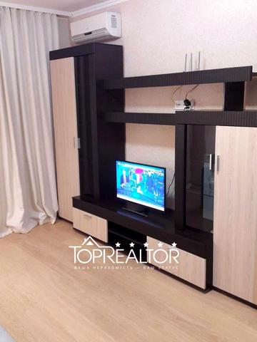 Академіка Павлова вул., 313