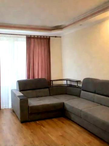 Йорданська вул. (Лайоша Гавро), 18