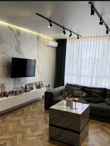 Під Голоском вул., 24