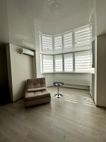 Смілянська вул., 2/1