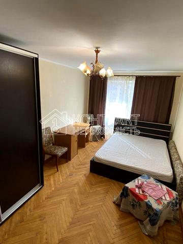 Вартових Неба вул. (Тобольська), 38