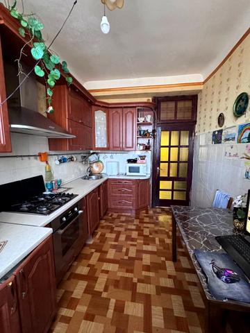 Монтажників вул., 44