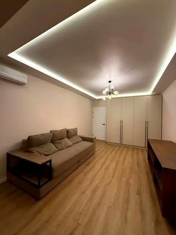 Олександра Довженка вул., 21а