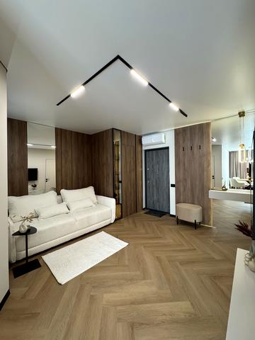 Степана Бандери вул., (Будинок 4)