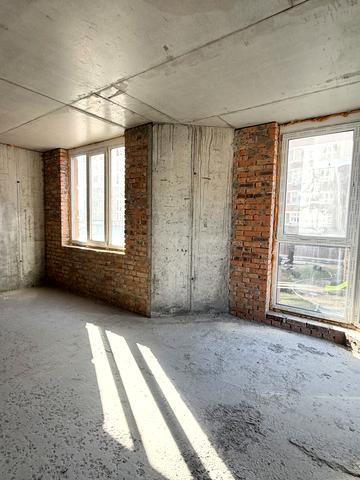 Університетська вул., 1-Б