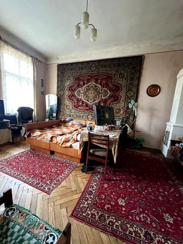 Євгена Коновальця вул. (), 25