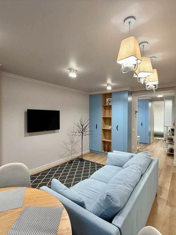 Адама Міцкевича вул., 10