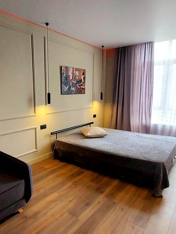 Микільсько-Слобідська вул., 8