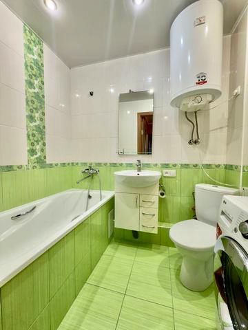 Академіка Янгеля вул., 21