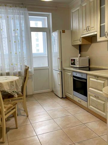 Академіка Глушкова просп., 9-В