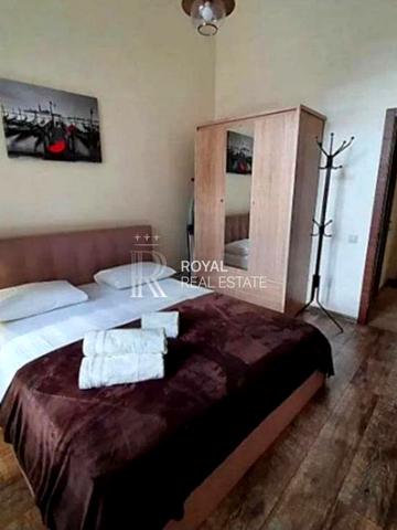 Велика Житомирська вул., 8-А