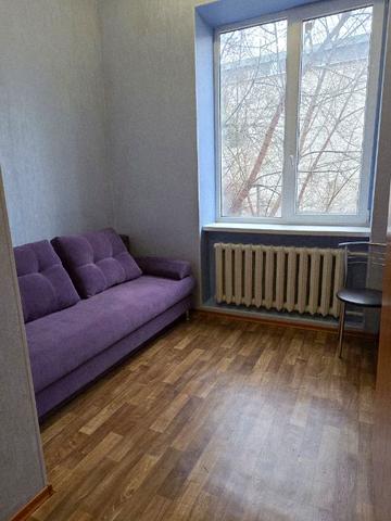 Добровольців вул., 5