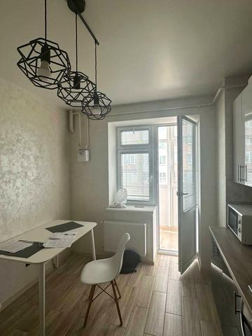 Борщагівська вул., 10