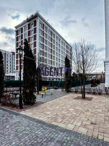 Коцюбинського вул., 2