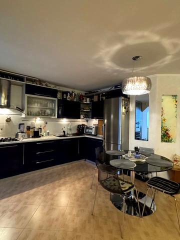 Добровольців вул. (Маршала Говорова), 5а