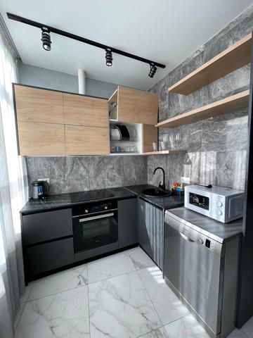 Валерія Самофалова вул. (Каманіна), 16а/2